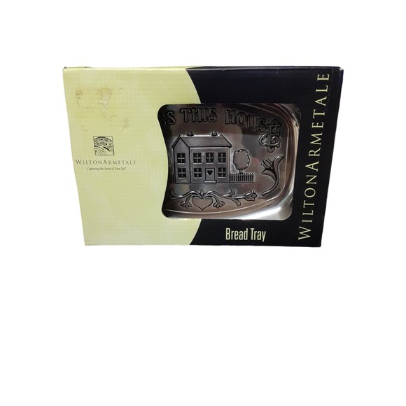 Wilton Armetale Silver Toned Metal Bread Tray - Picture 4 of 4